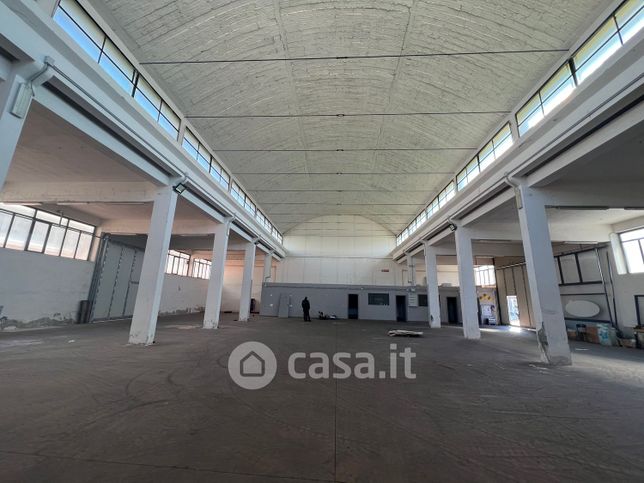 Capannone in commerciale in Via delle Repubbliche Marinare
