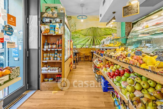 Attivitã /licenza (con o senza mura) in commerciale in Via Giovanni Boccaccio 15