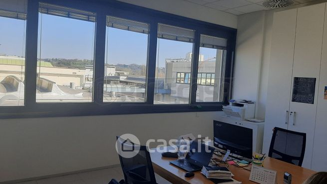 Ufficio in commerciale in Via della Meccanica