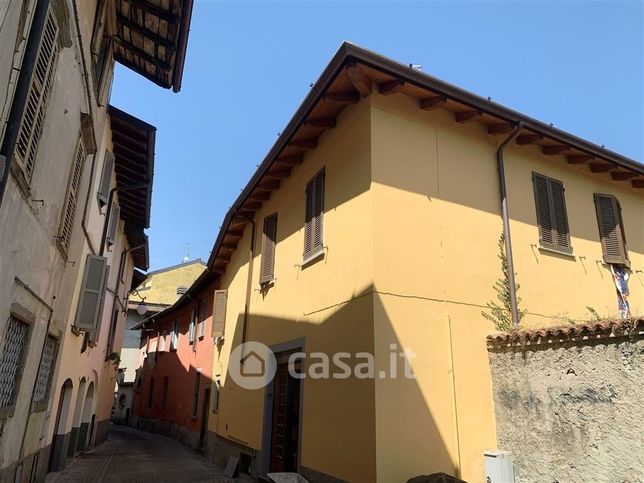Appartamento in residenziale in Via F. M. Adobati 6