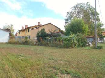 Terreno agricolo in commerciale in Via Giacomo Puccini