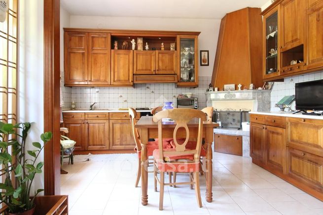 Casa indipendente in residenziale in Via Calvarina