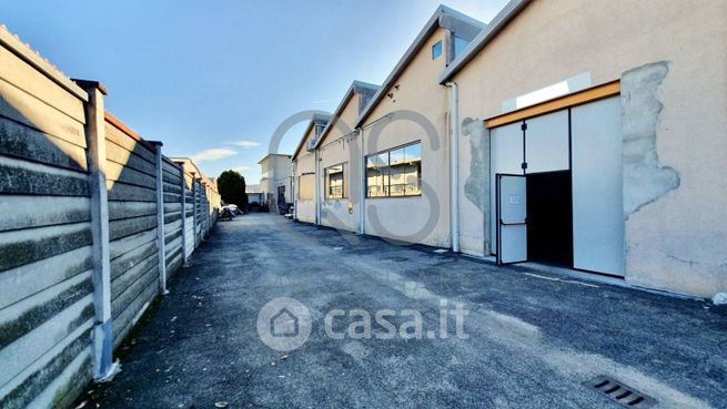 Capannone in commerciale in Strada del Cascinotto 132