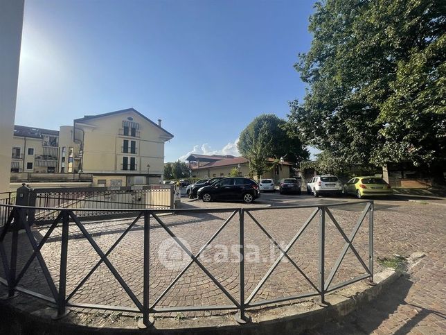 Box/posto auto in residenziale in Via Francesco Petrarca