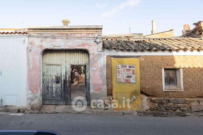 Casa indipendente in residenziale in Via Giardini