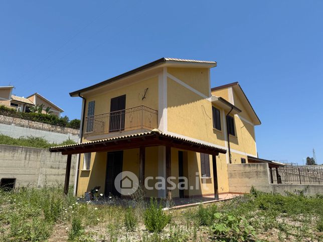 Villa in residenziale in Viale dei fiori