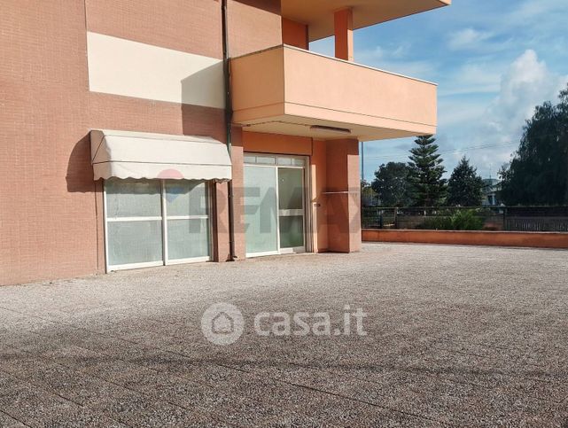 Ufficio in commerciale in Via Collevecchio 1