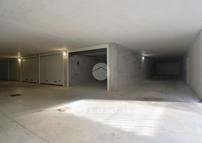 Box/posto auto in residenziale in Via Marco Polo 24