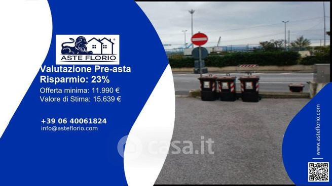 Box/posto auto in residenziale in Strada Statale 1 446