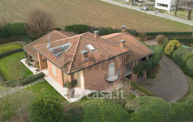 Villa in residenziale in Strada Vicinale della Mirandola 218