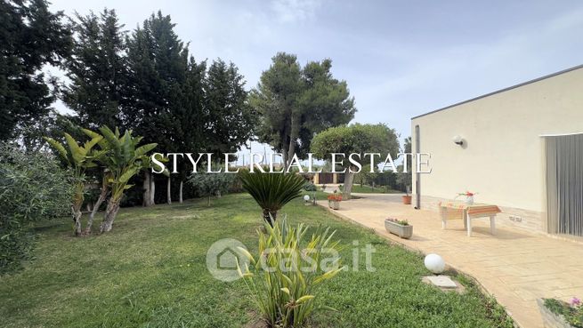 Villa in residenziale in Traversa Cozzo Villa