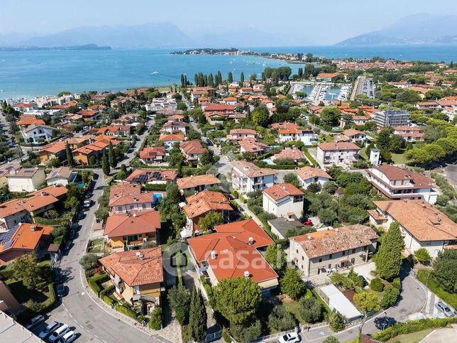 Appartamento in residenziale in Via Morandi 30