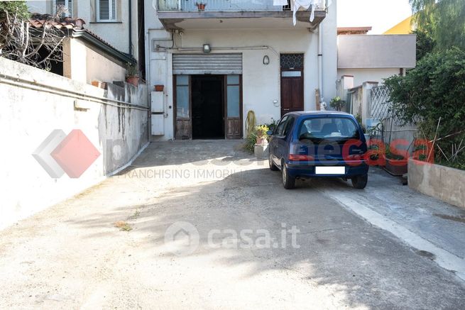 Garage/posto auto in residenziale in Via Tindaro La Rosa 44