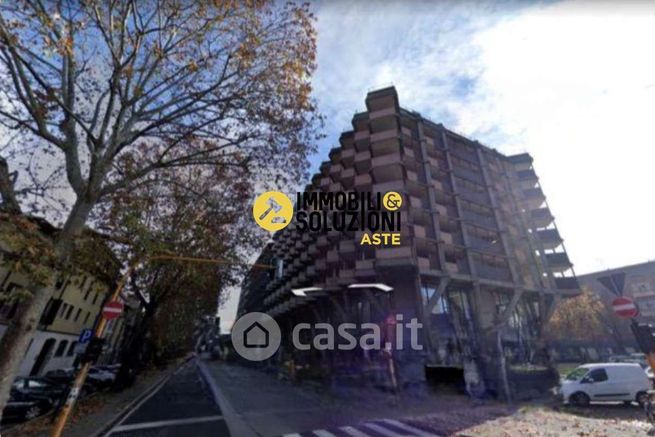 Garage/posto auto in residenziale in Via Vittorio Emanuele II 38