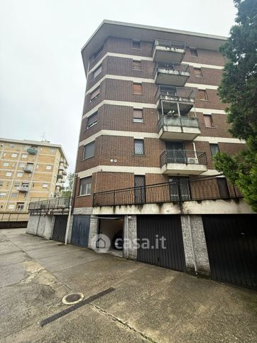Appartamento in residenziale in Via Forze Armate 5