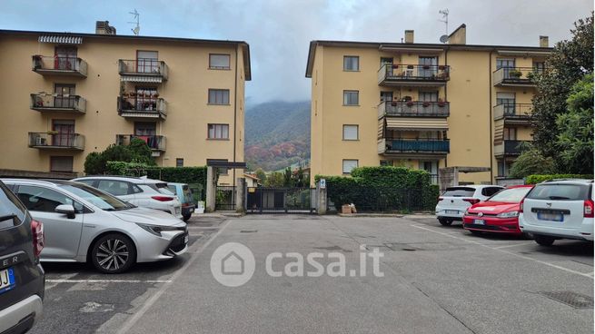 Appartamento in residenziale in Via Grumasone 11