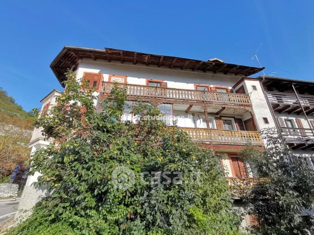 Casa indipendente in residenziale in