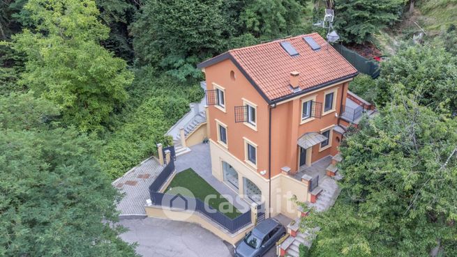 Villa in residenziale in Via Anna Frank