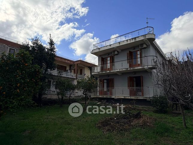 Villa in residenziale in 