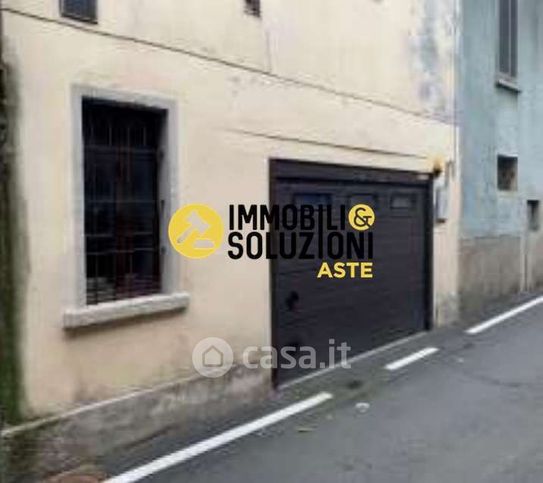 Garage/posto auto in residenziale in Via Torino 9