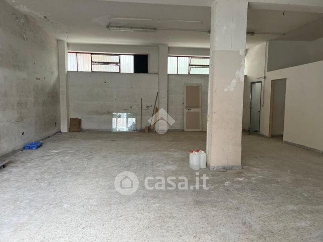 Capannone in commerciale in Via Giuseppe Mazzini 11