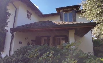 Casa bi/trifamiliare in residenziale in Via Dante Alighieri 28