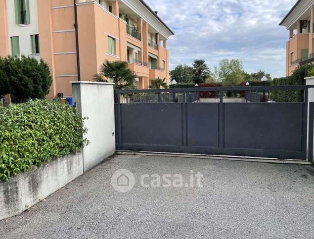 Garage/posto auto in residenziale in Via Salvo D'Acquisto