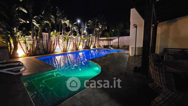 Villa in residenziale in 