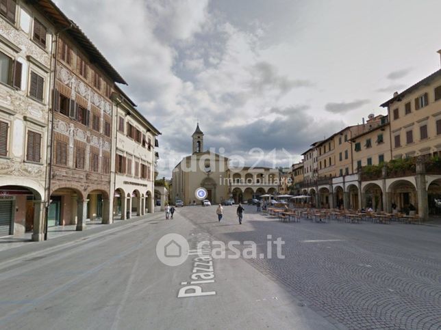 Box/posto auto in residenziale in Piazza Serristori
