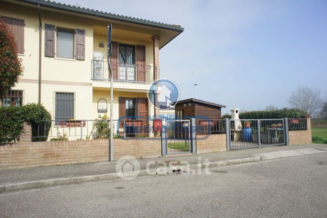 Casa bi/trifamiliare in residenziale in Via Melozzo da Forlì 32