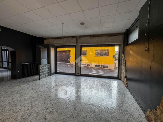 Ufficio in commerciale in Via Francesco Petrarca 21