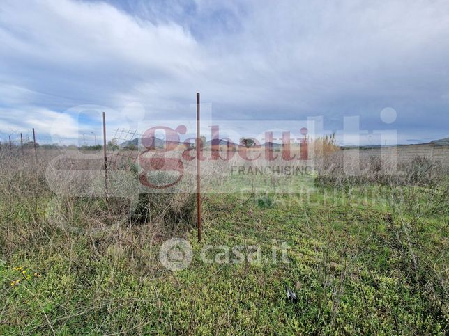 Terreno agricolo in commerciale in 