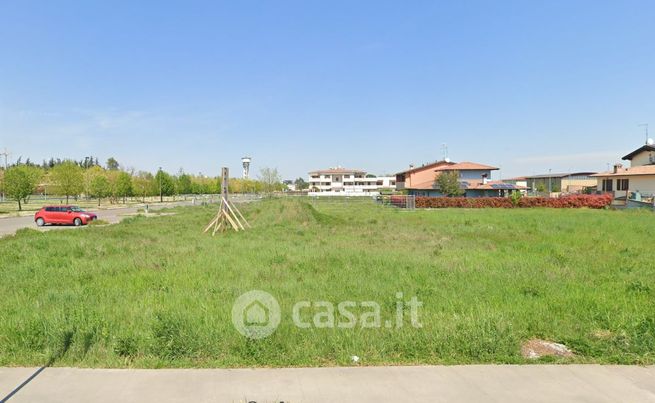 Terreno edificabile in residenziale in Via di Vittorio