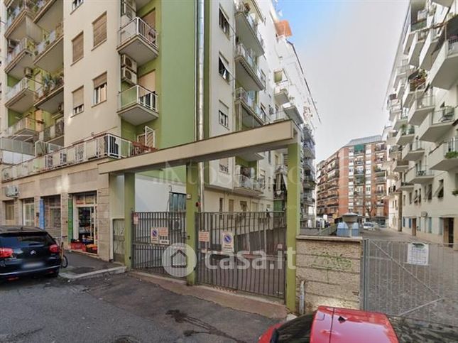 Box/posto auto in residenziale in Via Ariccia