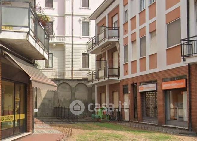 Appartamento in residenziale in Via Varesina 42