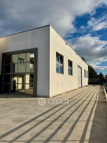 Capannone in commerciale in Via Granulari