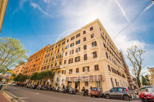 Appartamento in residenziale in Via Marcantonio Colonna 44