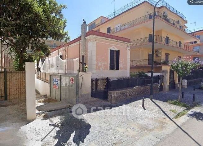 Villetta a schiera in residenziale in Viale I Camaggio 13