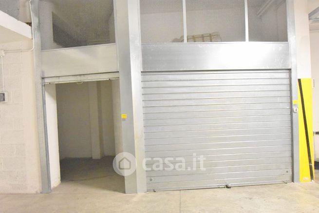 Garage/posto auto in residenziale in Via Leonardo Greppi 100