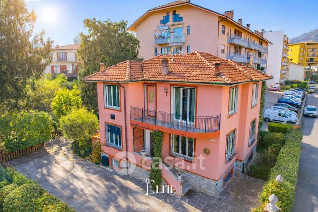 Villa in residenziale in Via Lussemburgo