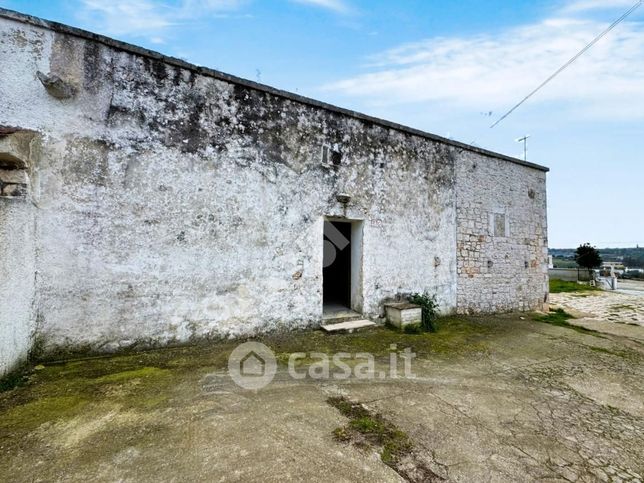 Casa bi/trifamiliare in residenziale in Contrada Tavarello