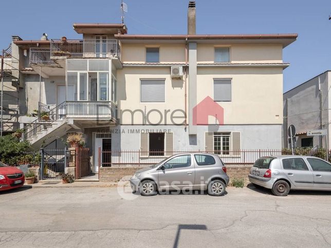 Appartamento in residenziale in Via C. Avvolta 10