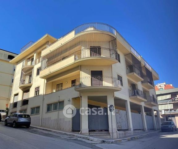 Casa indipendente in residenziale in 