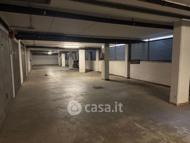 Box/posto auto in residenziale in Via Cadore