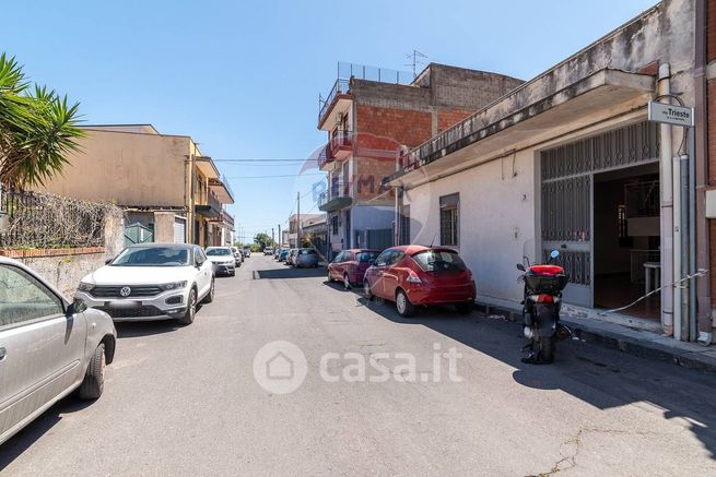 Casa indipendente in residenziale in Via Trieste 39