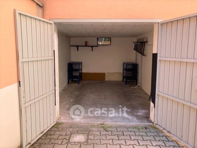 Garage/posto auto in residenziale in Via Carlo Zucchi