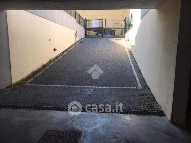 Garage/posto auto in residenziale in Via Legnano 58