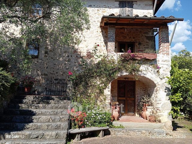 Rustico/casale in residenziale in 