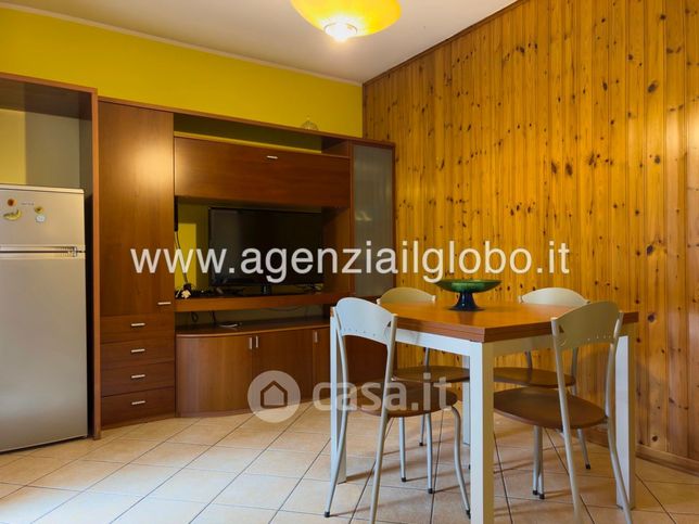 Villetta a schiera in residenziale in Viale Equador 4