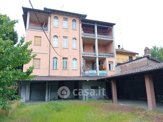 Casa indipendente in residenziale in Via Pelizza da Volpedo